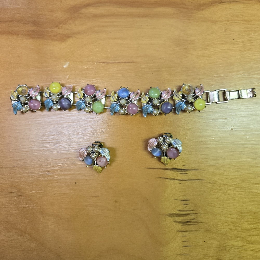 Vintage colorful clip on earrings & bracelet
